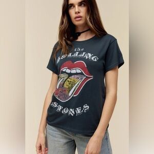 DAYDREAMER NWT ROLLING STONES TICKET FILL TONGUE TOUR TEE SIZE - MED